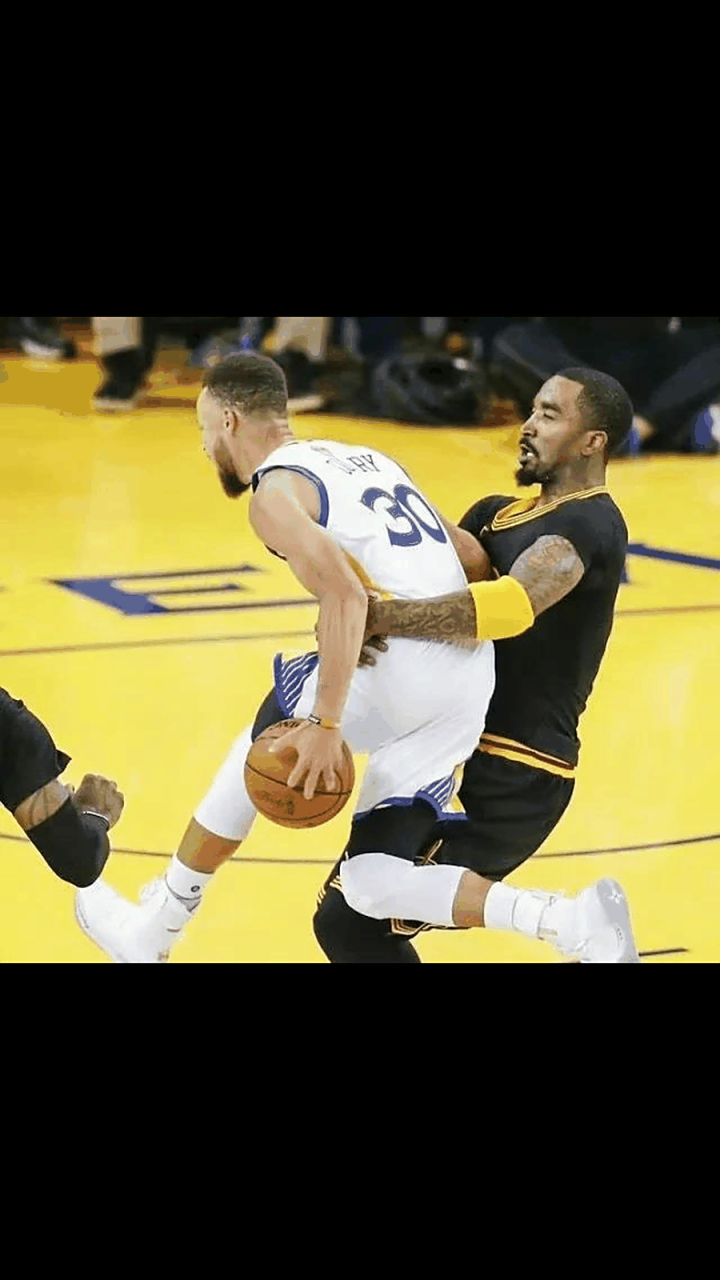 开云网页版-库里重返赛场，持续失利首场状态出色，切尔西观众沸腾！